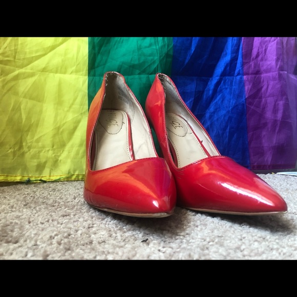 Basic red heels - Picture 2 of 6